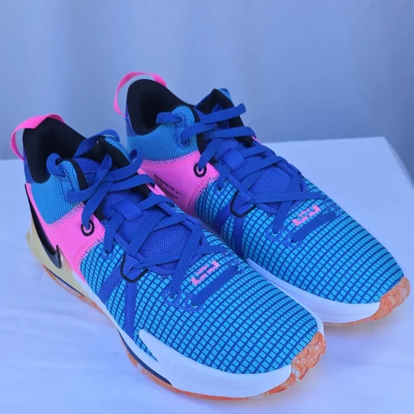 Nike LEBRON VII, in Vibrant Blue and Pink - Picture 3 of 5